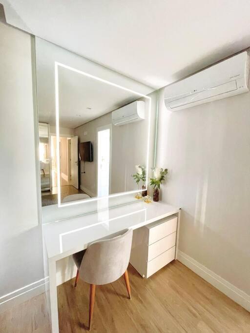 Ape Eleganza | Bc | 150m Do Mar | Fg | 4 Qtos Apartamento *