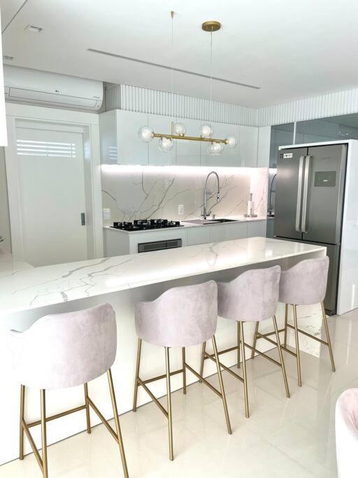 Apartamento Ape Eleganza | Bc | 150m Do Mar | Fg | 4 Qtos