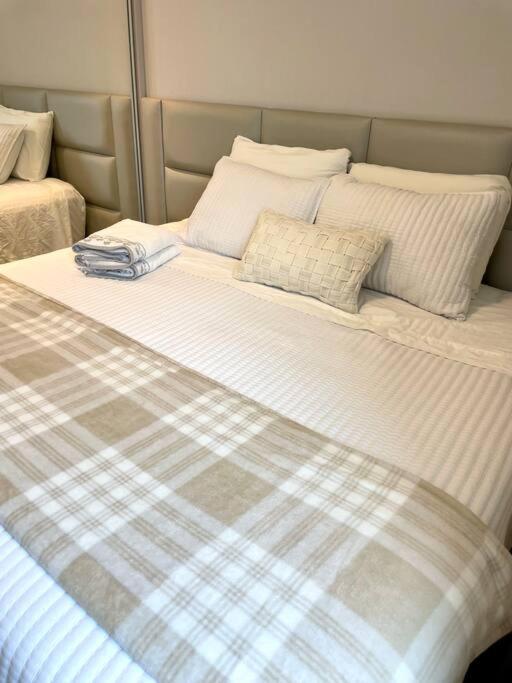 Apartamento Ape Eleganza | Bc | 150m Do Mar | Fg | 4 Qtos *